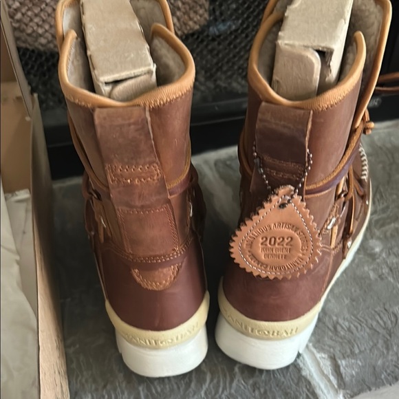 Manitobah Mukluks Women's Brown Winter Boots  NWT - Picture 5 of 7